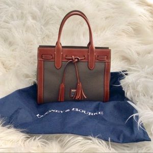 GUC Authentic Dooney & Bourke Ariel Satchel